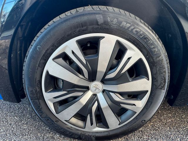 PEUGEOT e-208 ACTIVE Elektro 136