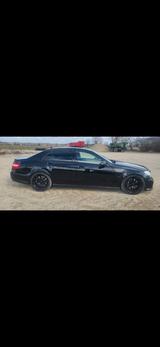 Mercedes-Benz E 63 AMG All Black, tiefer, V8 Bi Turbo  - Mercedes-Benz E 63 AMG: Limousine