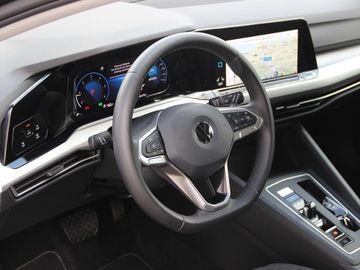 Volkswagen Golf VIII Variant 2.0 TDI DSG Life LED NAVI