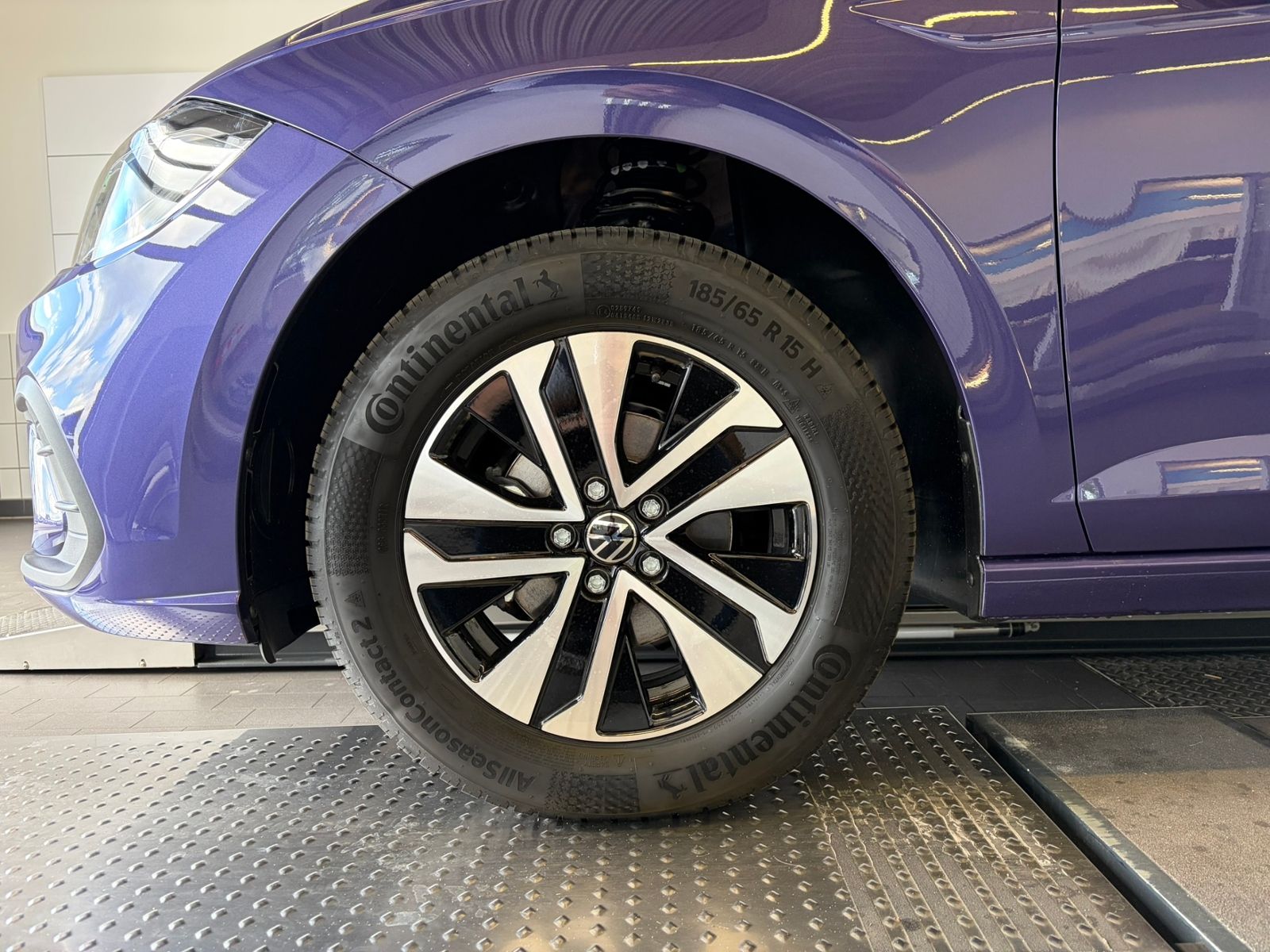 Fahrzeugabbildung Volkswagen Polo ENERGY 1.0 TSI *Navi, Ganzjahresreifen, Rüc