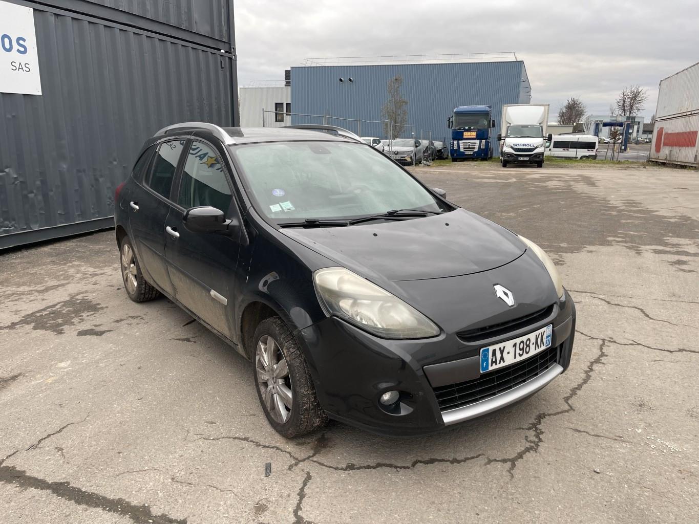Renault Clio 2010 — rear view