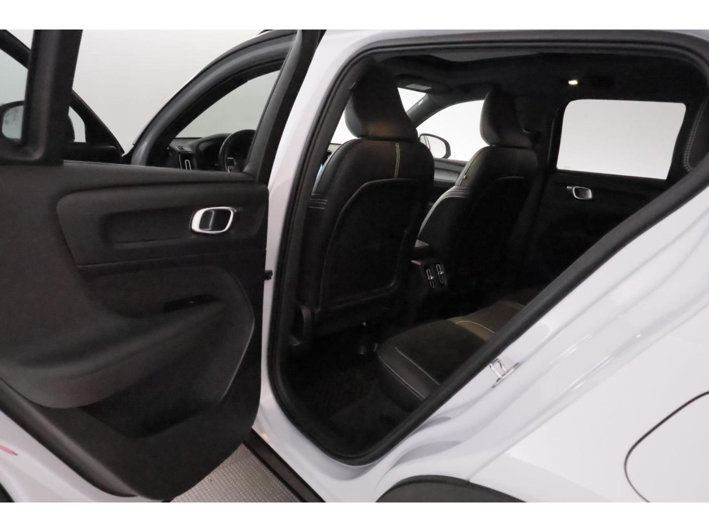 Volvo XC40 P8 Electric R-Design+LED+VIRTUAL+CARPLAY, миниатюра 16