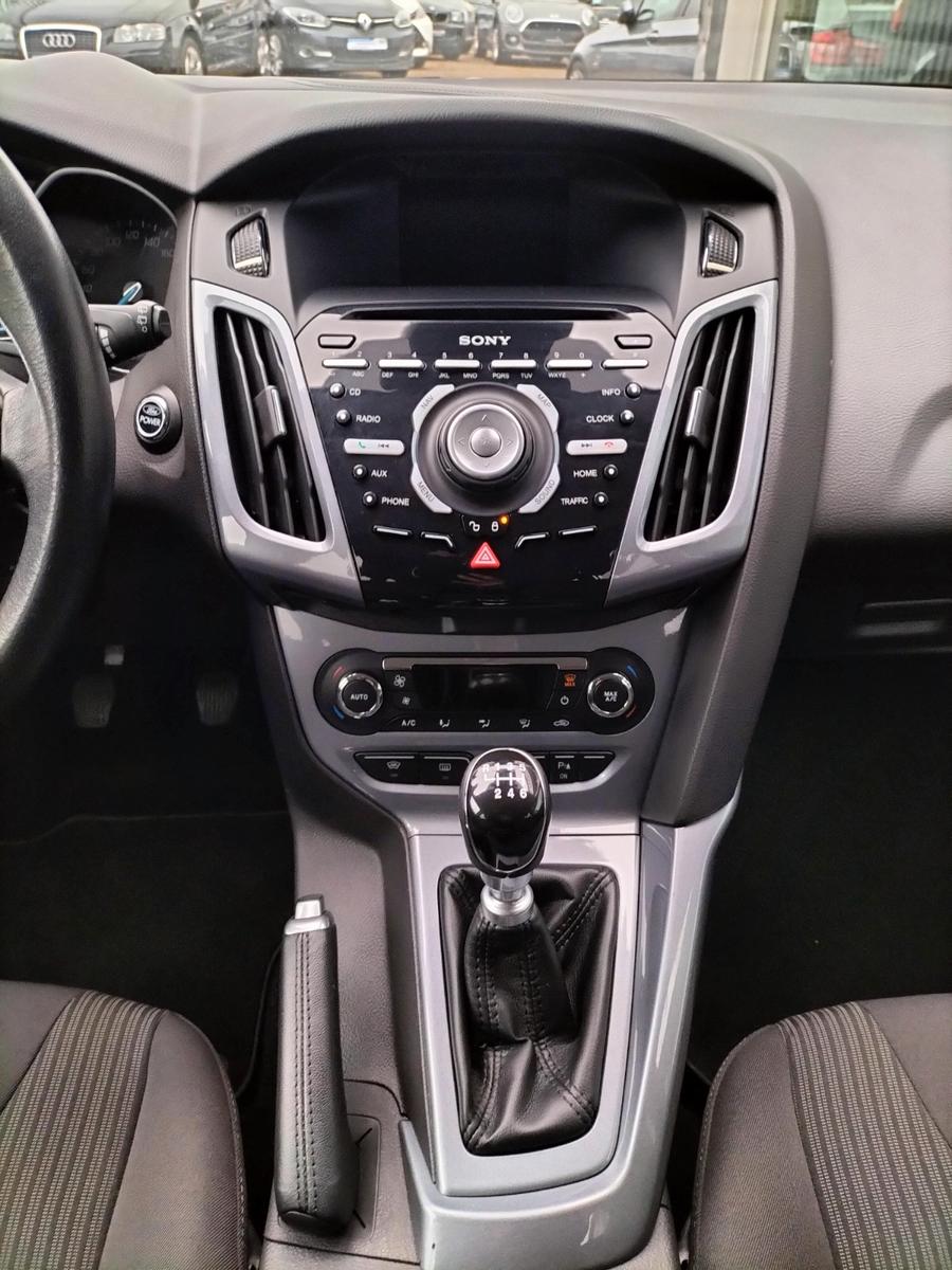 Ford Focus 2012 — photo 13