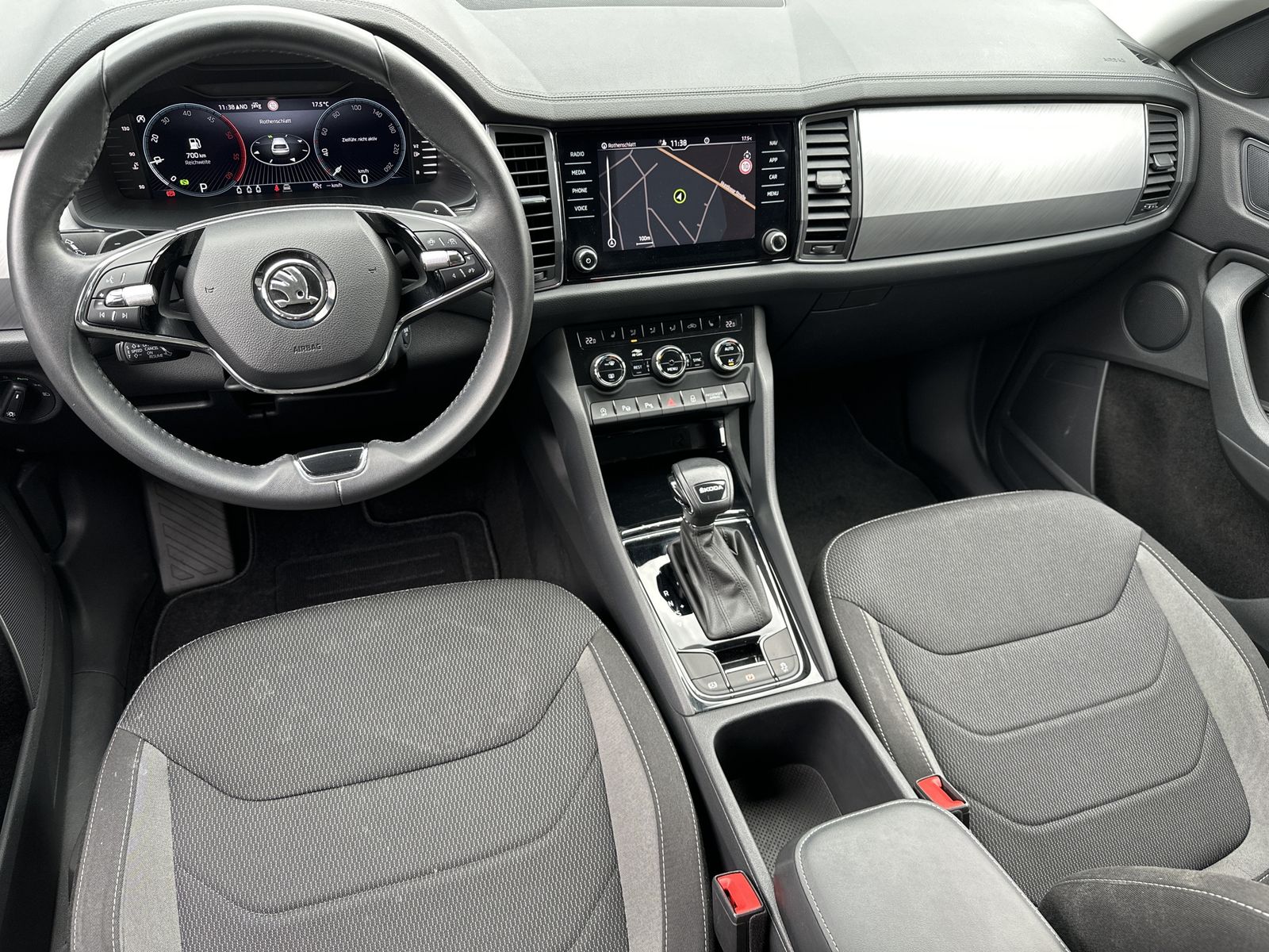 Fahrzeugabbildung SKODA Kodiaq Ambition NAV+MATRIX+ACC+AHK+KAMERA+17ZOLL