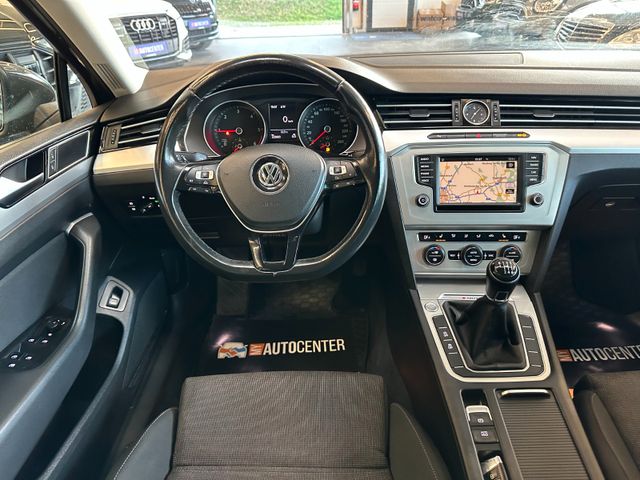 MYAUTOCENTER – Gebraucht- und Jahreswagen mit Werkstattservice in Pfaffenhofen Volkswagen Passat Variant Comfortline *4Motion*Kamera*AHK*