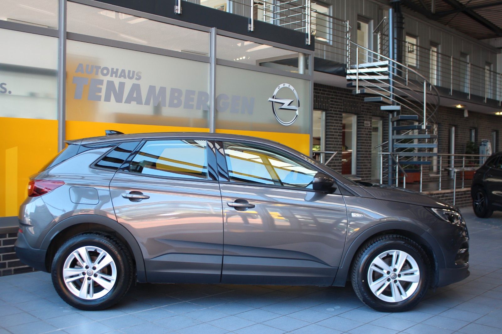 Opel Grandland Edition 1.2 Automatik Navi PDC v+h LED imagem 3