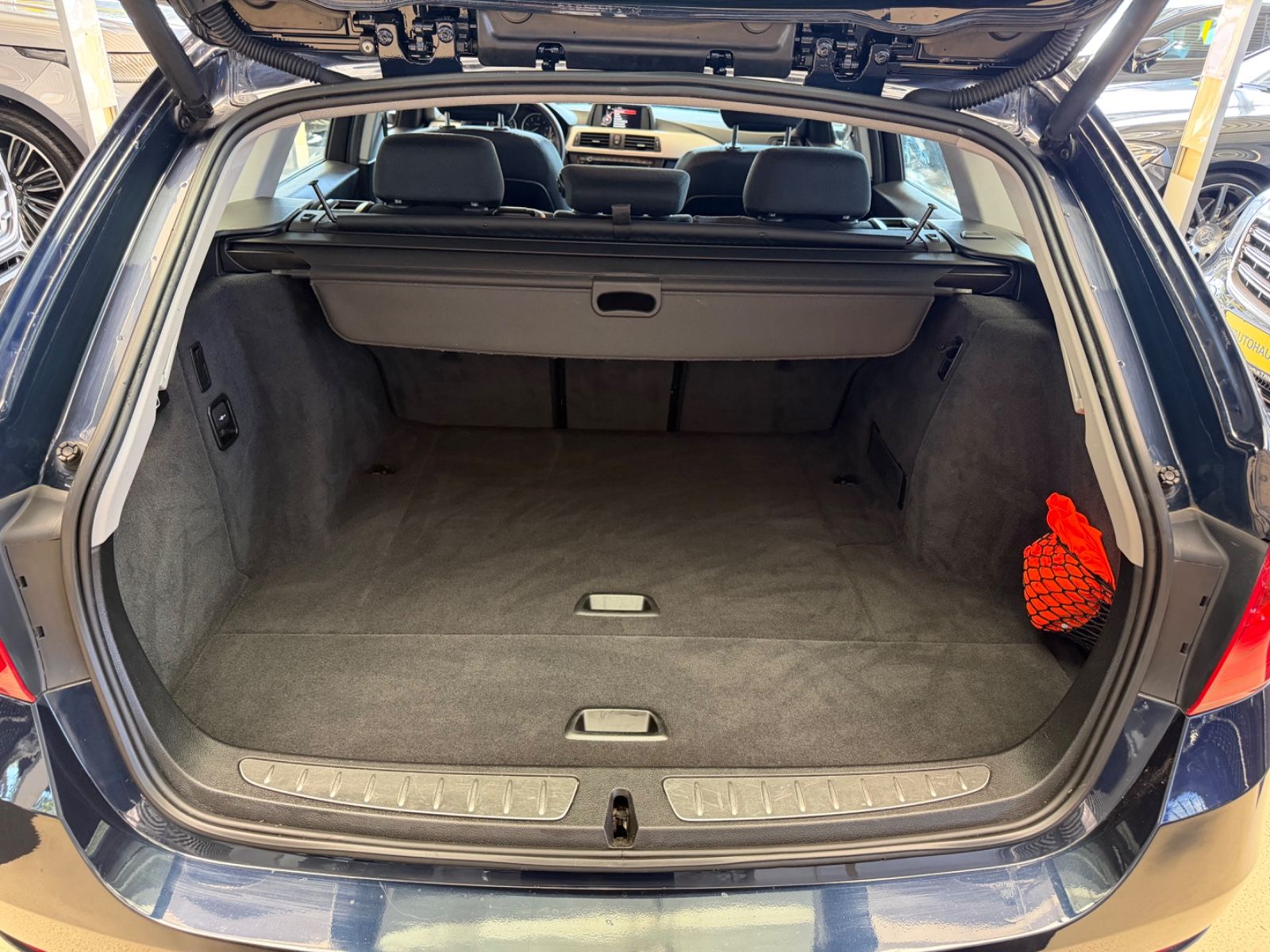 Fahrzeugabbildung BMW 318 3 Touring 318 d