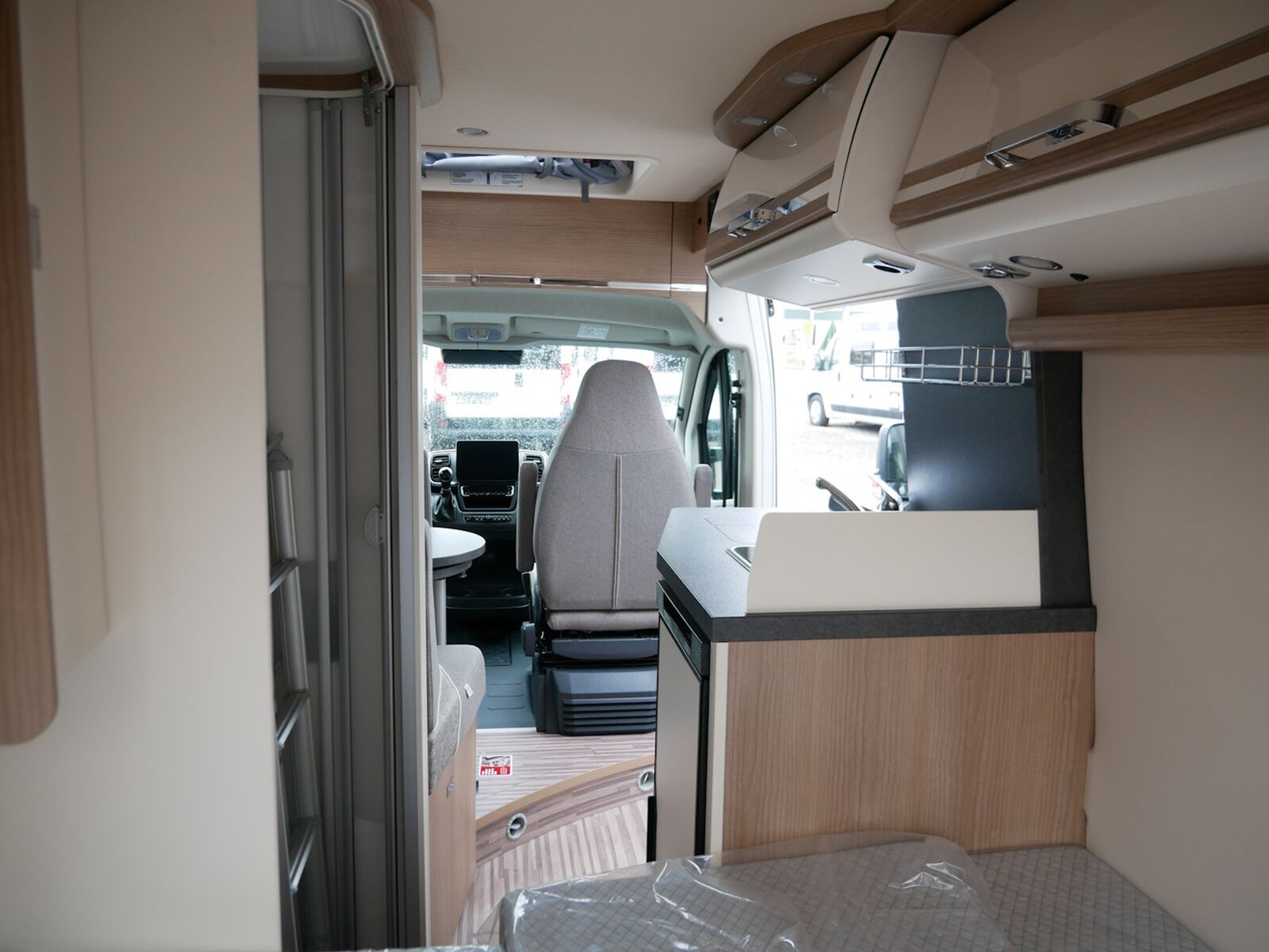 Fahrzeugabbildung Malibu Van compact 540 DB Fiat, 180 PS mit Aufstelldach