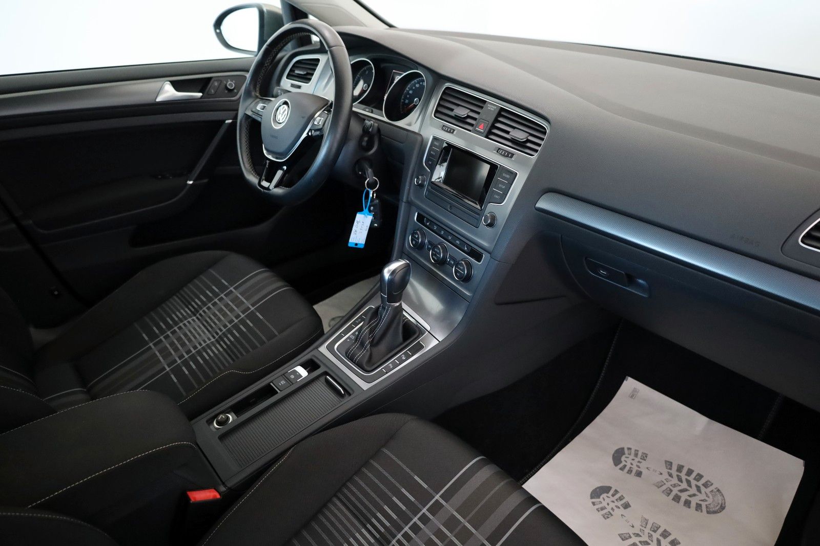 Fahrzeugabbildung Volkswagen Golf VII Lounge BMT,DSG,Park Assist, Allwetter