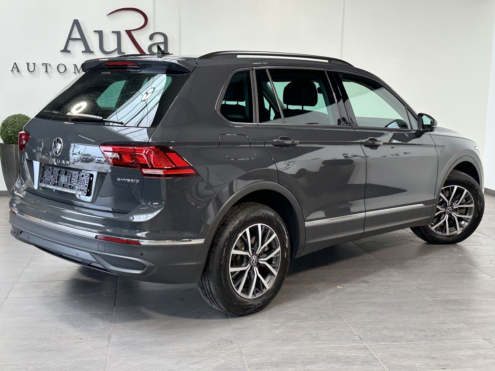 Fahrzeugabbildung Volkswagen Tiguan 1.4 eHybrid DSG Life NAV+LED+AHK+ACC+1HD