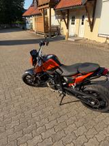 KTM Duke 690 - KTM VON 501 BIS 750 CCM