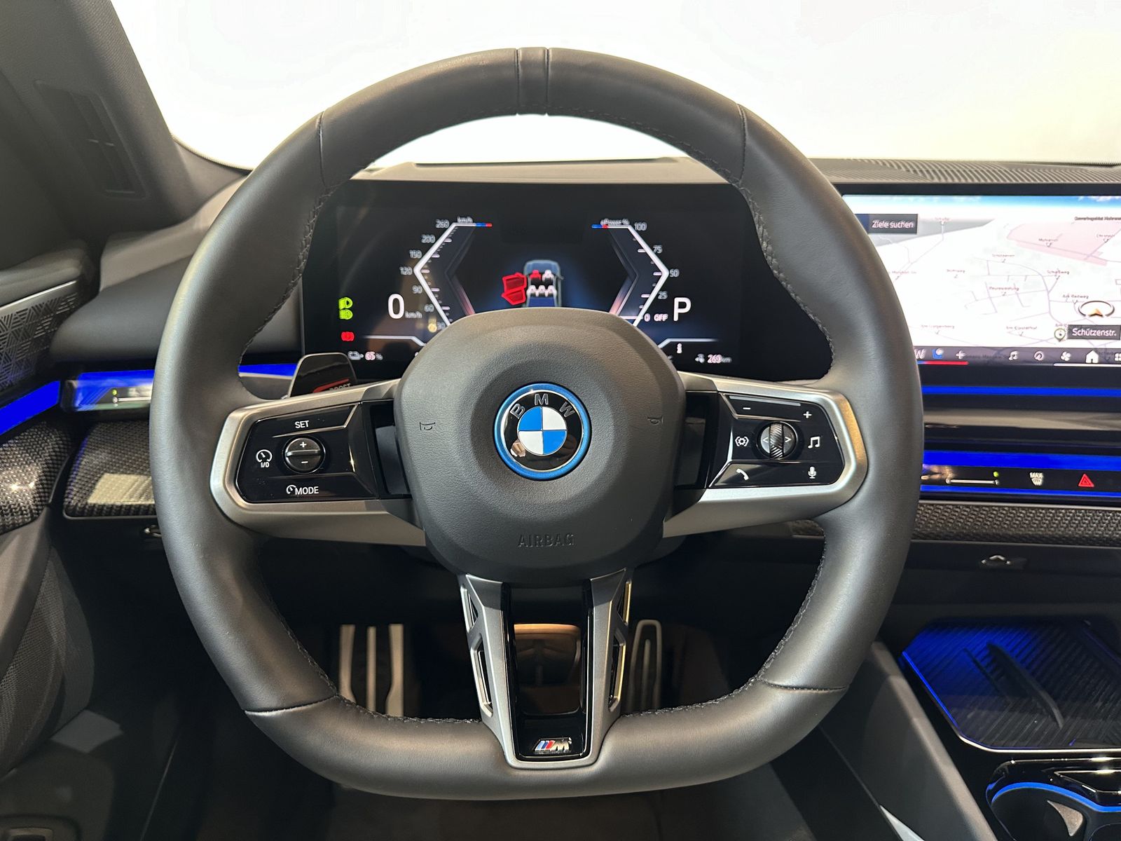 Fahrzeugabbildung BMW i5 eDrive40 Glasdach Bowers & Wilkins