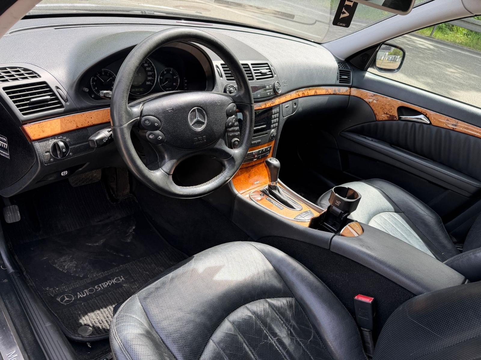 Mercedes-Benz E320 2007 — photo 15