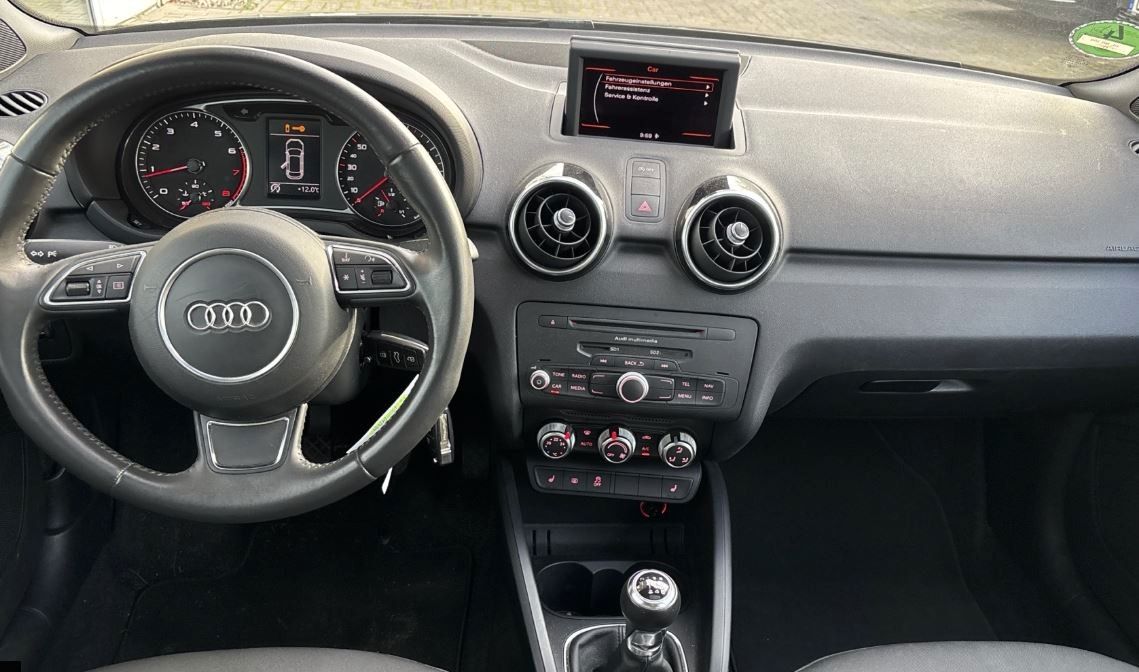 Fahrzeugabbildung Audi A1 Sportback 1.4 TFSI ATTRACTION KLIMA/SHZ/PANO.