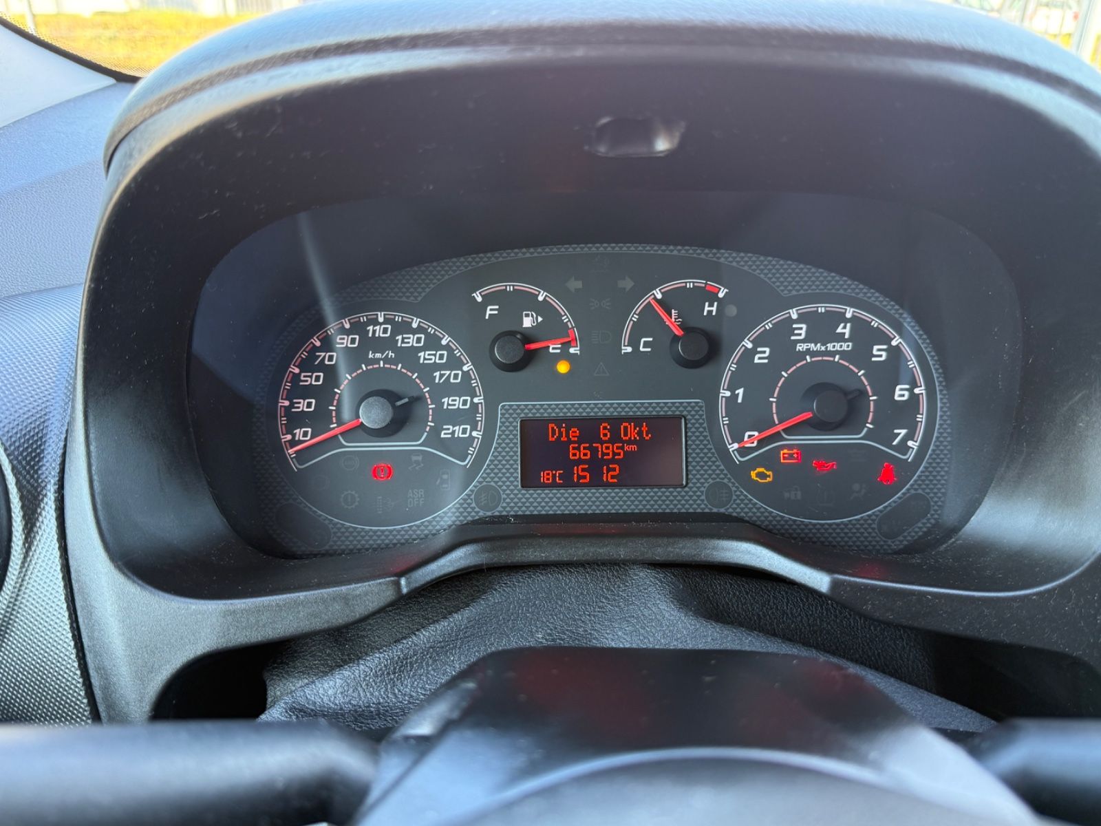 Fahrzeugabbildung Fiat Qubo Lounge KLIMAANLAGE SITZHEIZUNG PDC