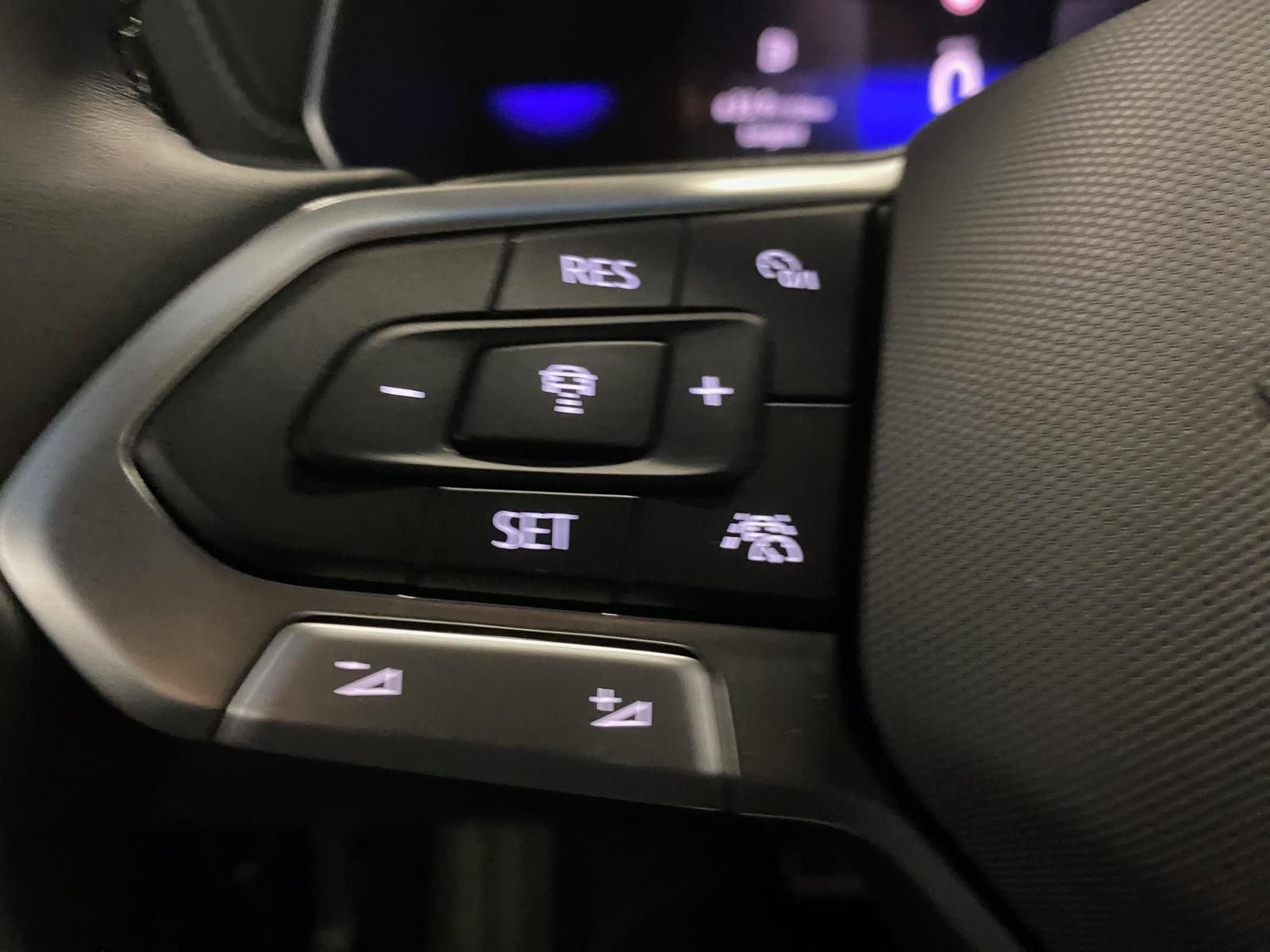 Fahrzeugabbildung Volkswagen T-Cross 1.5 TSI DSG BLACK STYLE R-Line+AHK+ACC++