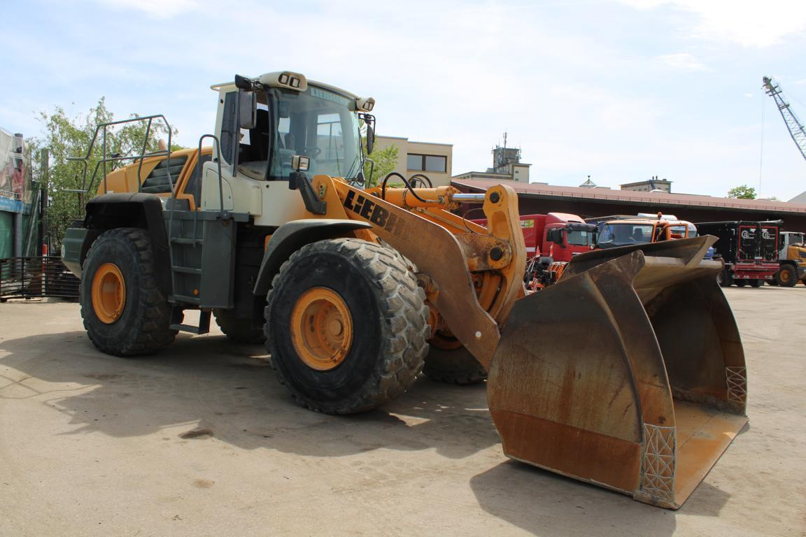 Liebherr L580 