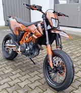 KTM 690 SMC R, Service neu, 2 Dekorkits, A2 optional - SUPER MOTO VON 501 BIS 750 CCM