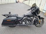 Harley-Davidson Street Glide Special - Motorräder in Berlin