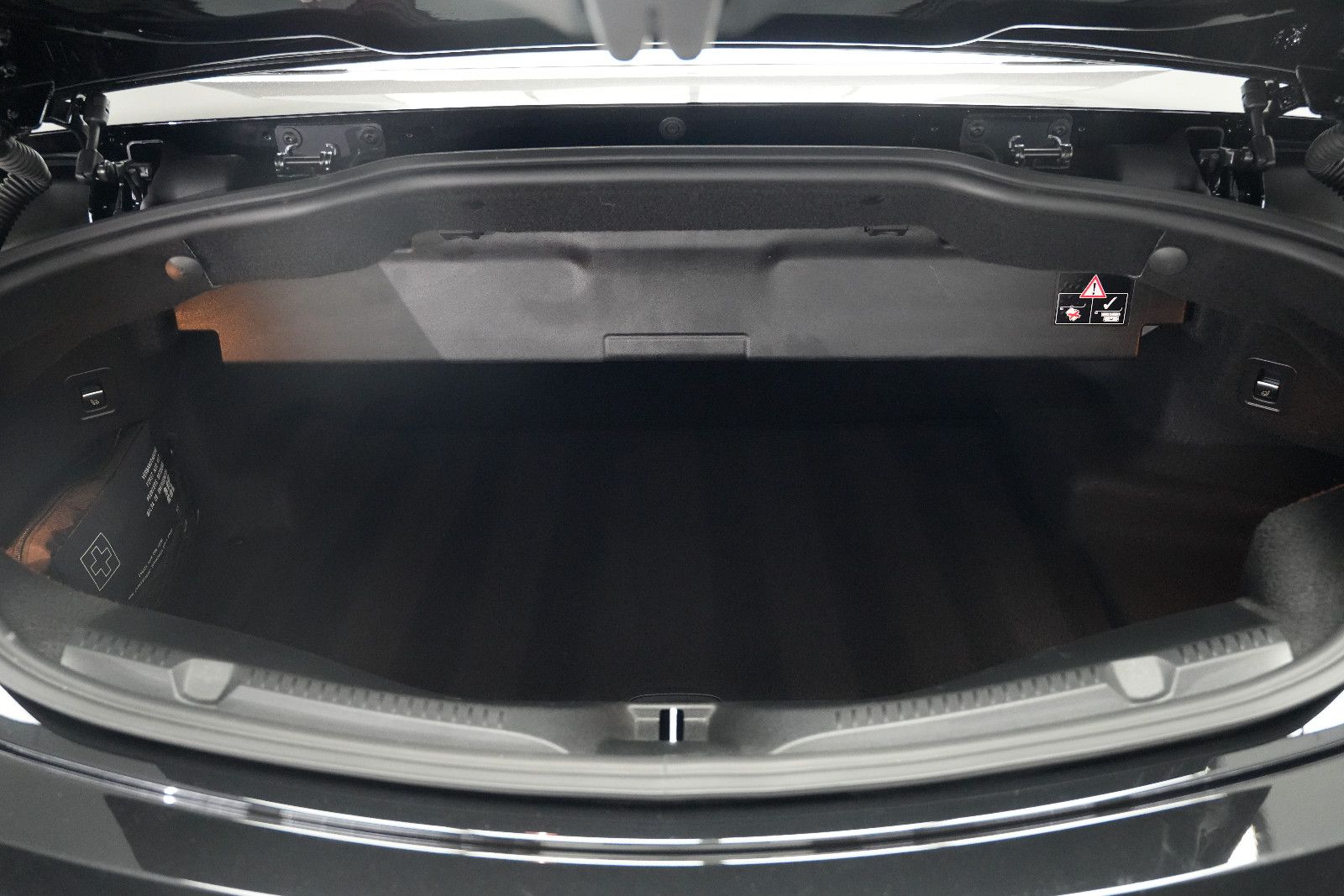 Fahrzeugabbildung Mercedes-Benz E 450 Cabrio AMG/BURMESTER/HUD/AMBIENTE/MASSAGE/