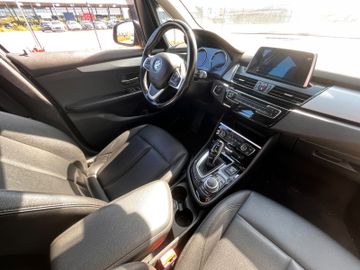 BMW 218 - 6