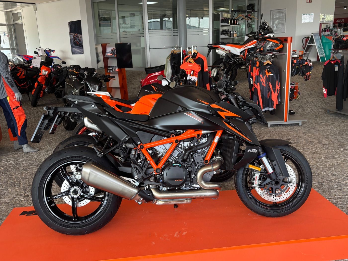 Fahrzeugabbildung KTM 1390 Super Duke R EVO 2026