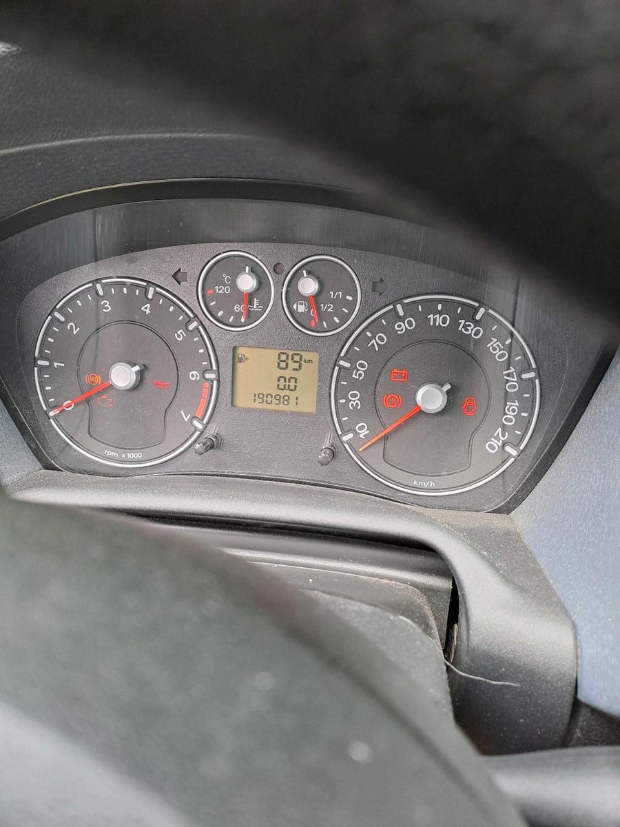 Ford Fusion 2006 — interior