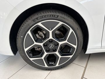 Fotografie des Opel Astra Sports Tourer 1.2 Turbo GS