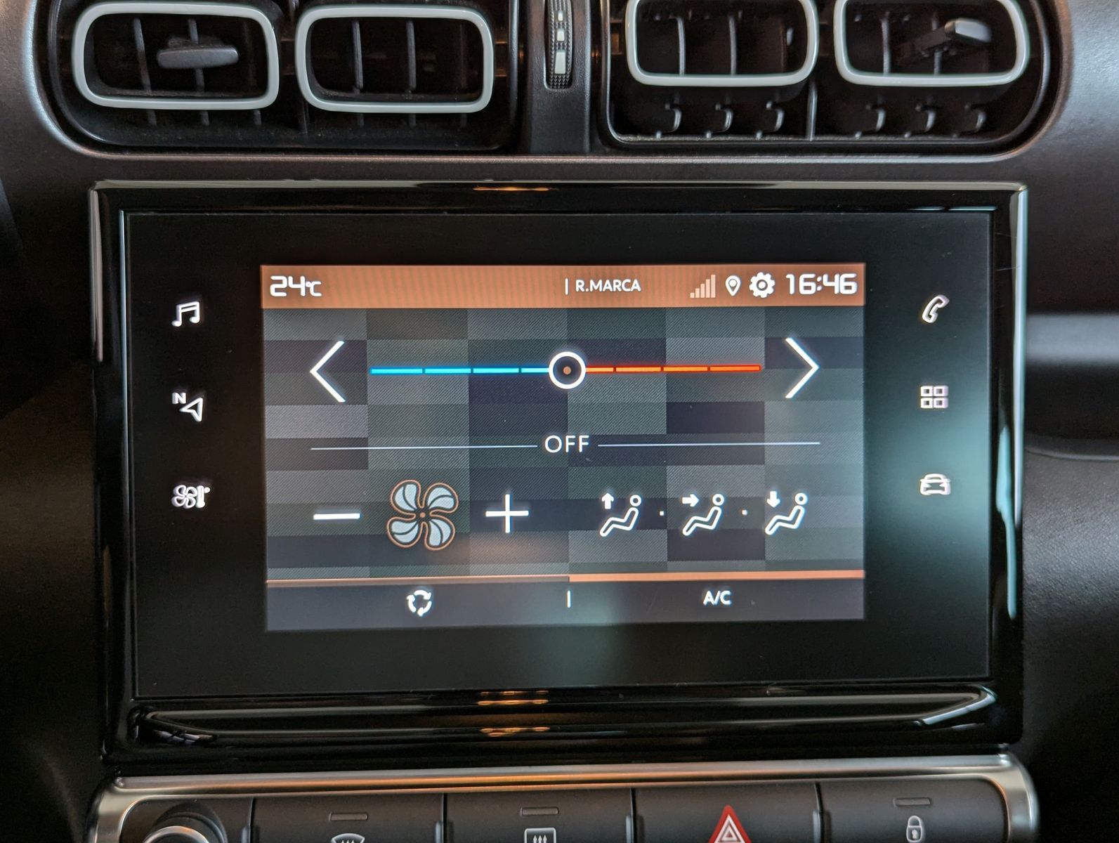 CITROEN C3 Aircross 1.2e-THP Live Aircross PureTech PDC - Image 24