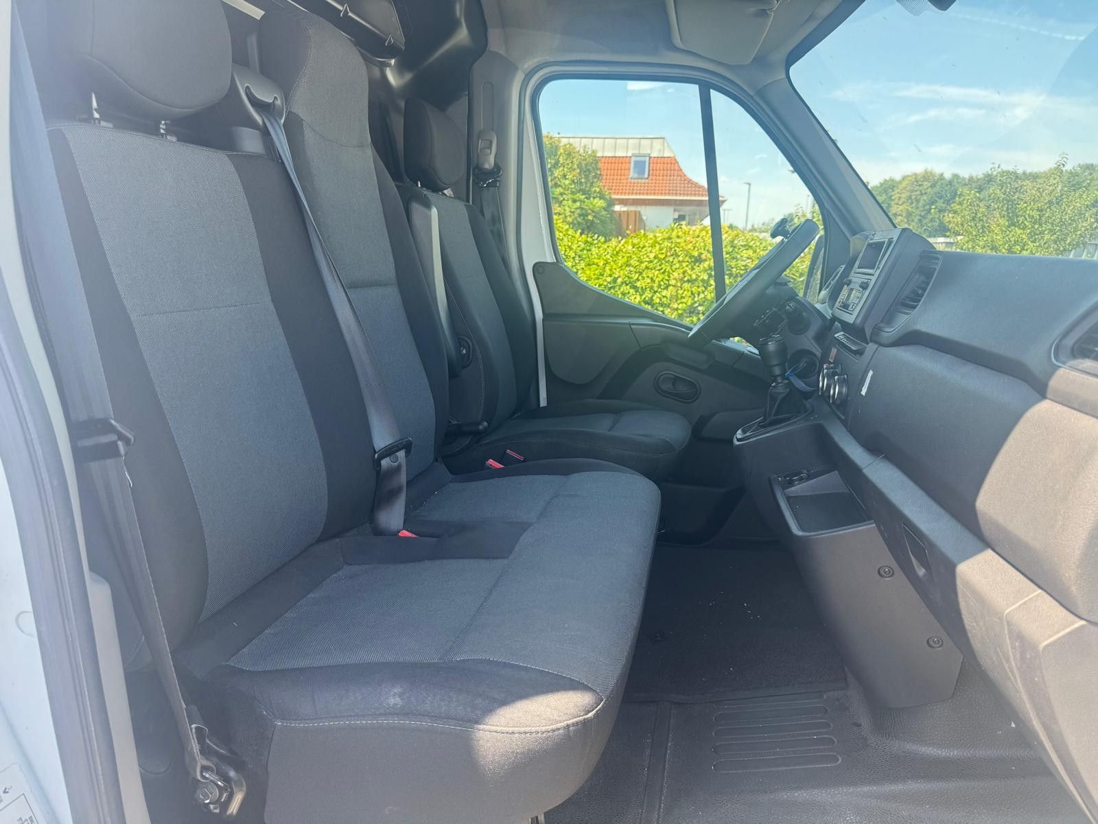 Fahrzeugabbildung Renault Master III Kasten L1H2 HKa 3,5t/1.HAND/TEMPOMAT