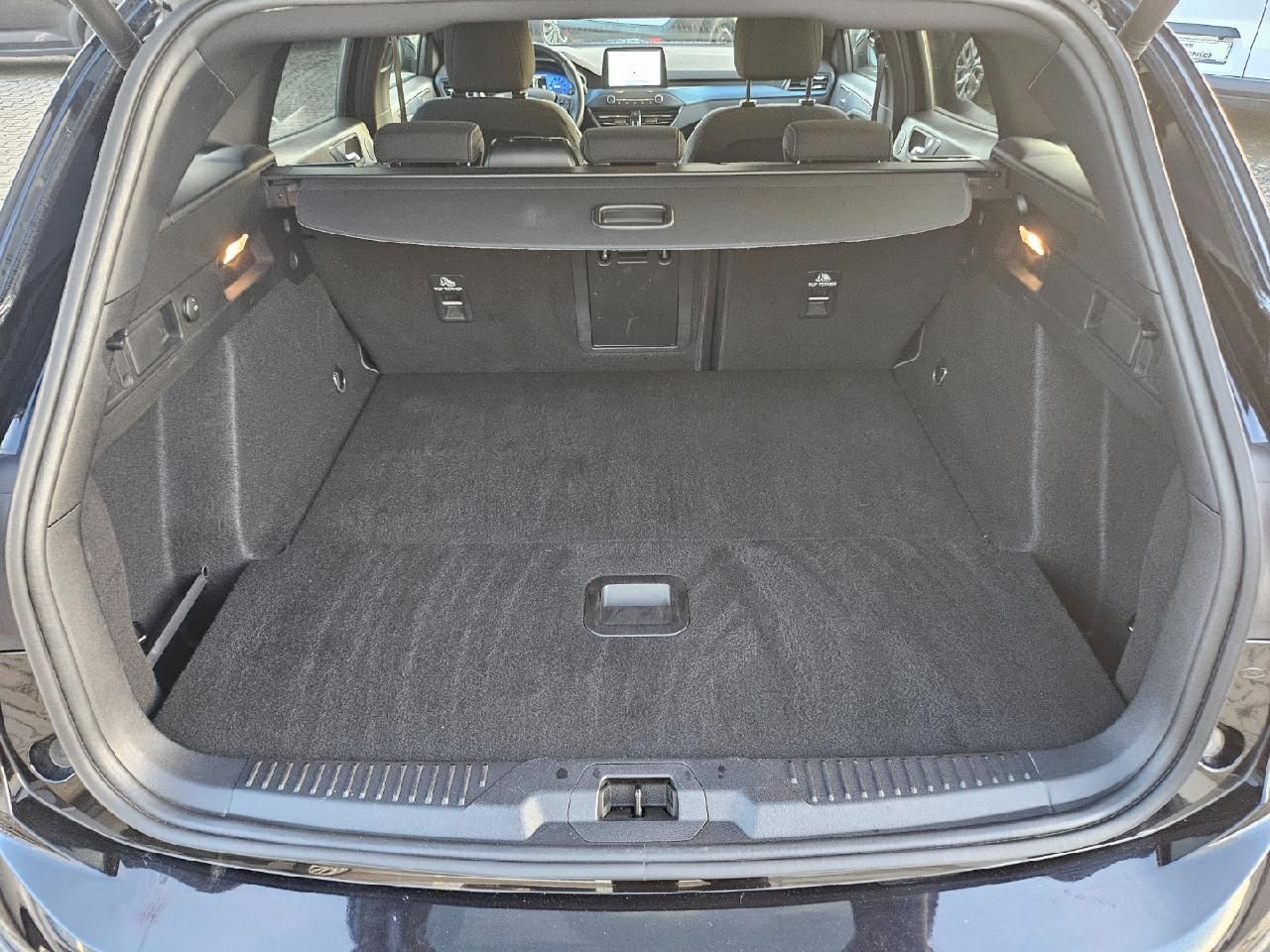 Fahrzeugabbildung Ford Focus Turnier Active X