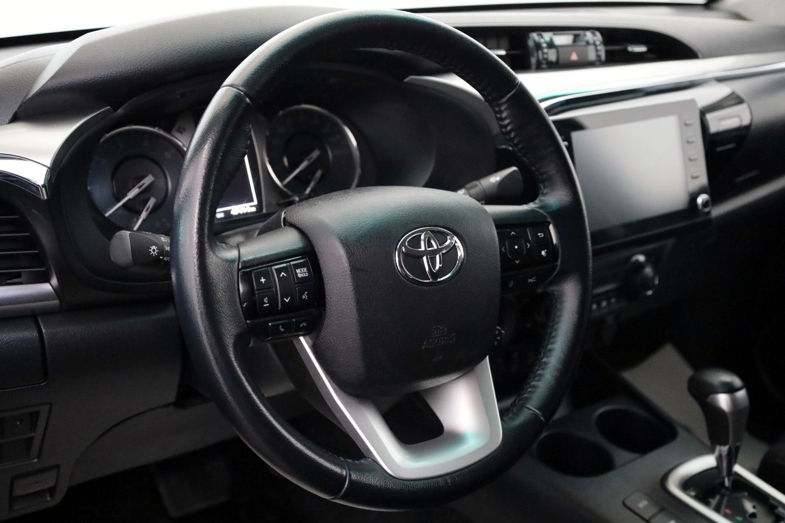 Fahrzeugabbildung Toyota Hilux 2.8 Executive, Navi, Hardtop,ACC,LED, AHK