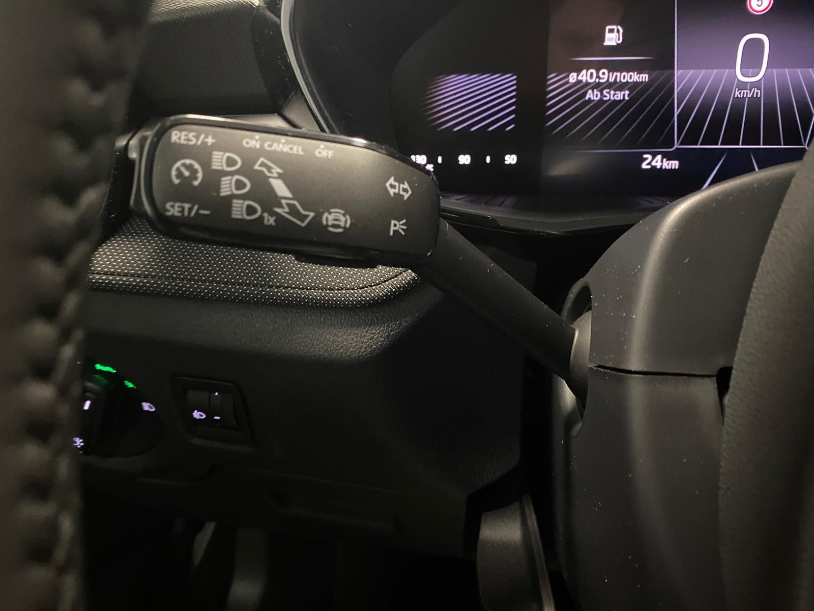 Fahrzeugabbildung SKODA Fabia Selection APP+KLIMA+RFK+PDC+SITZHEIZ+Andro