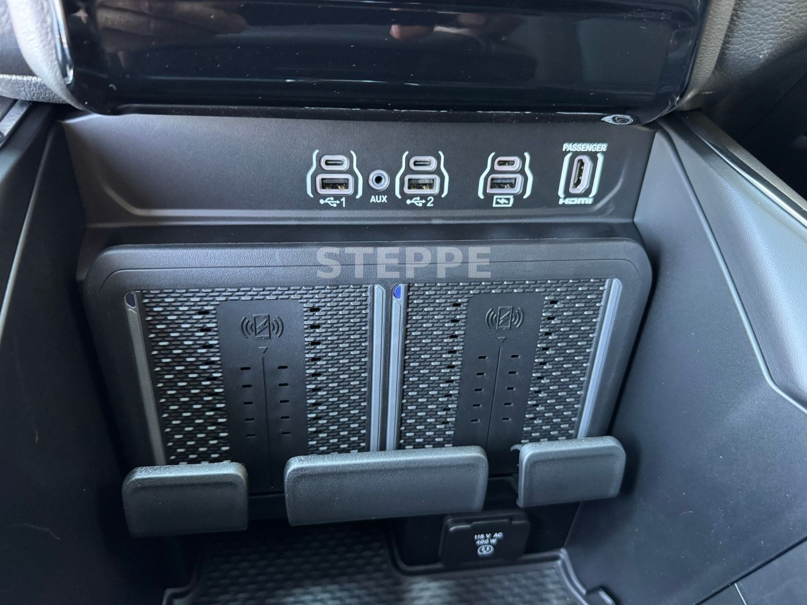 Dodge 2026 RAM 1500 5,7LV8 Night Safety Tech. AHK 22"