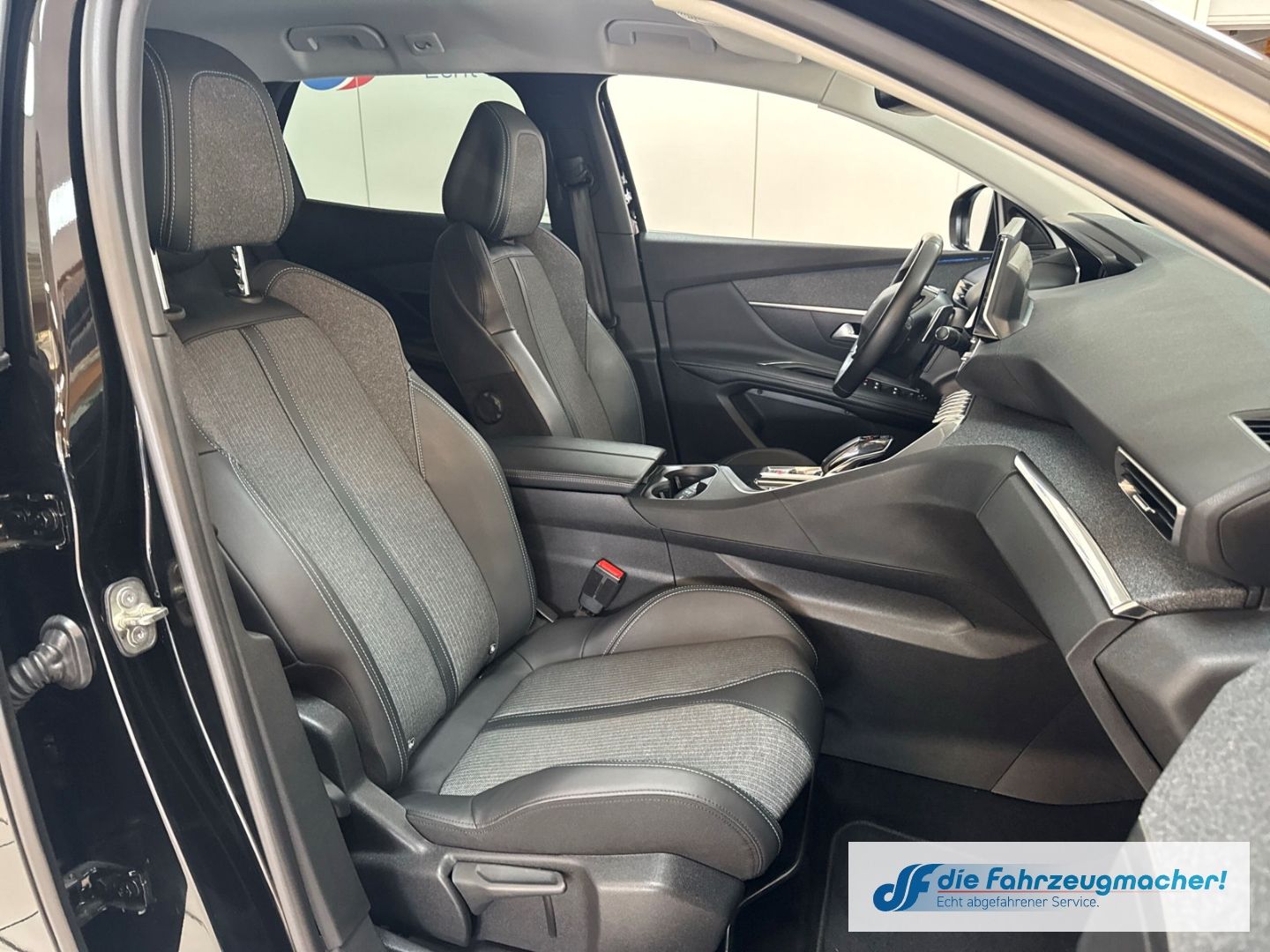 Fahrzeugabbildung Peugeot 3008 Allure Pack Navi Digitales Cockpit LED El.