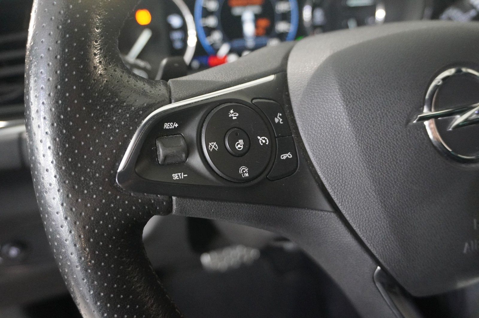 Fahrzeugabbildung Opel Insignia B ST 2.0D ULTIMATE NAVI/OPC/KAMERA/AHK