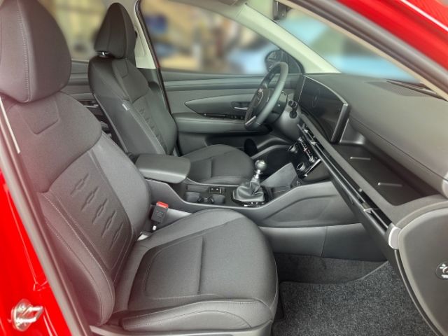 Fahrzeugabbildung Hyundai Tucson FL (MY25) (160 PS) 6-MT 2WD SELECT Navi d