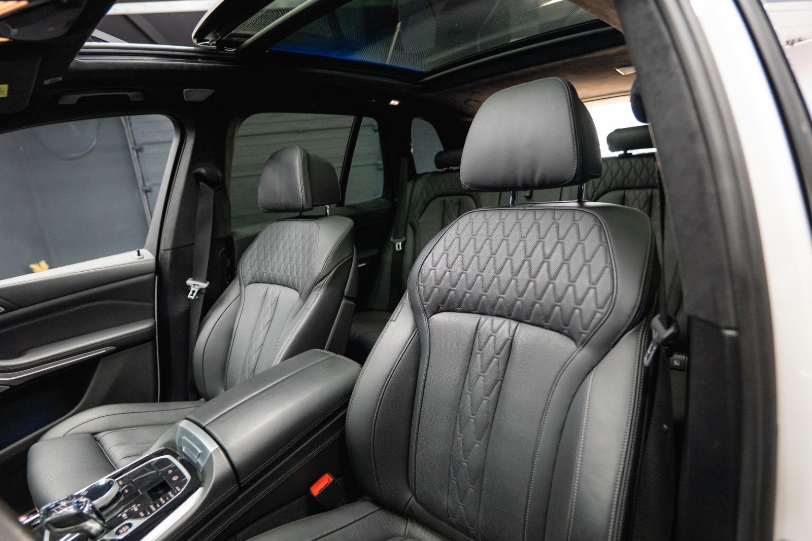 Fahrzeugabbildung BMW X5 M50i Shadow Line | ACC | Pano | Laser | Sky