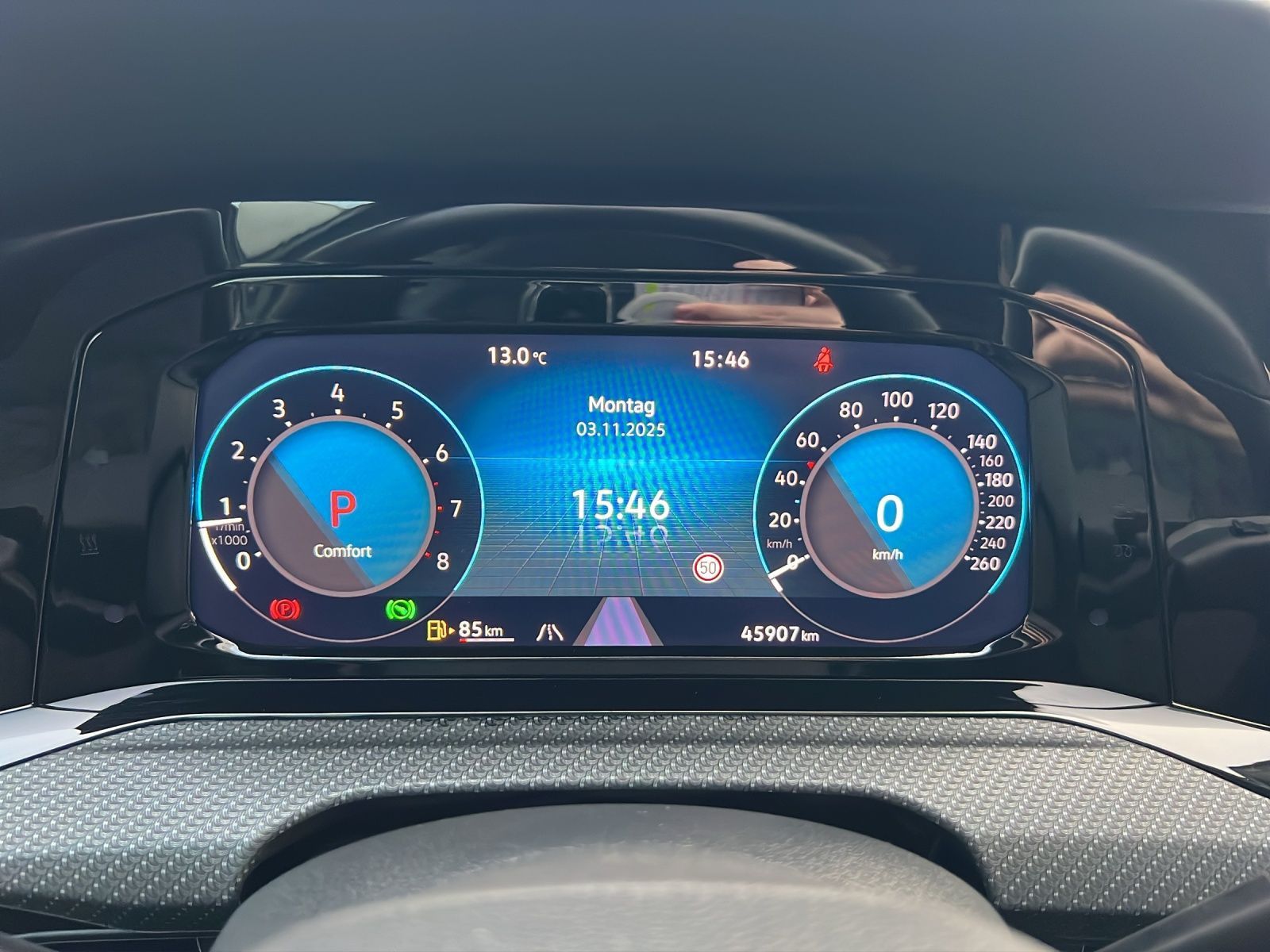 Golf VIII Variant R-Line 1.5 l eTSI DSG AHK*Navi