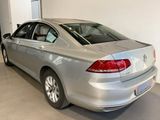 Volkswagen Passat Lim. 2,0TDI*NAVI*SHZG*AHK*1.HAND* - Volkswagen Passat in Mannheim