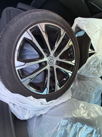 Fahrzeugabbildung Volkswagen Golf Sportsvan VII Autom.+Navi+Kamera+LM+WR+BT+