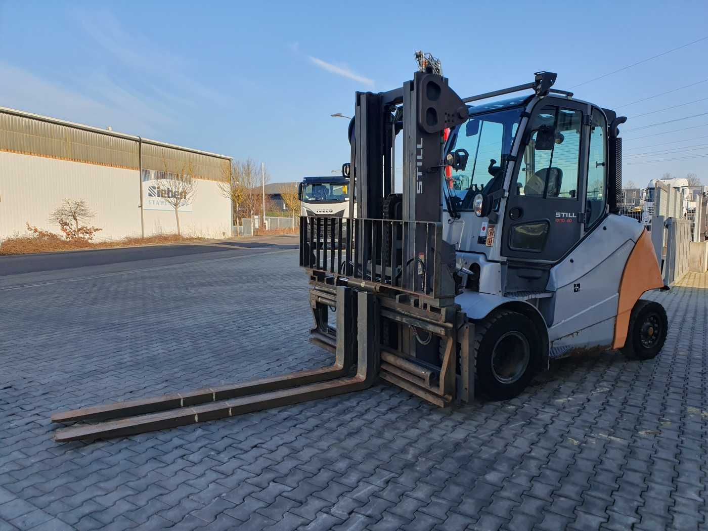 Fahrzeugabbildung Still RX70-80 / Duplex: 4.70m! / Zinkenversteller / SS