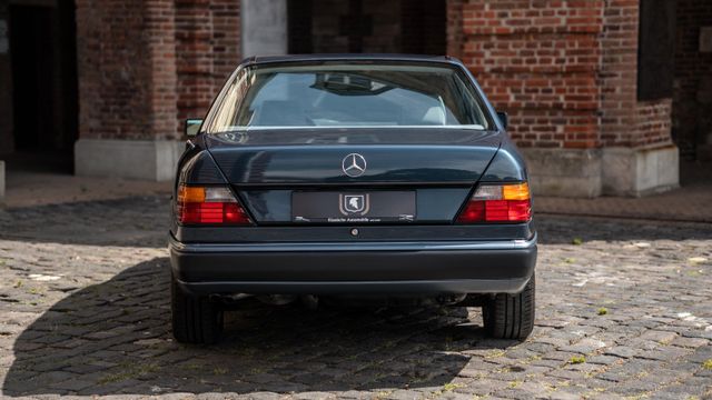 Fahrzeugabbildung Mercedes-Benz 300 CE/Leder grau/Klima/Traumzustand
