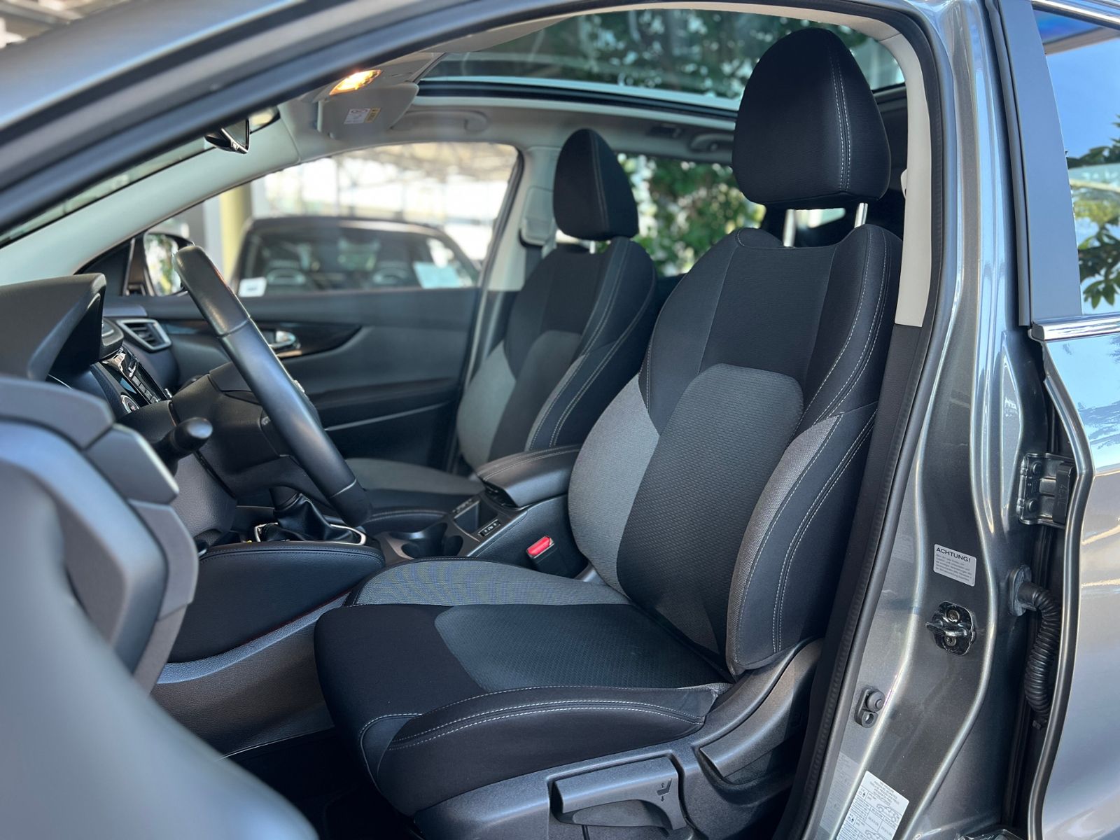 Fahrzeugabbildung Nissan Qashqai Zama PANO 360° NAV SHZ ALU