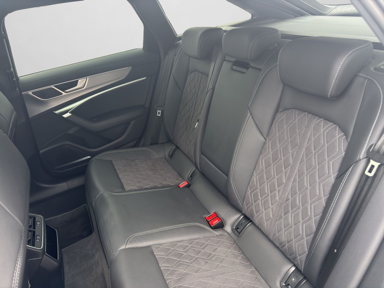 Audi S6 - Bild 15