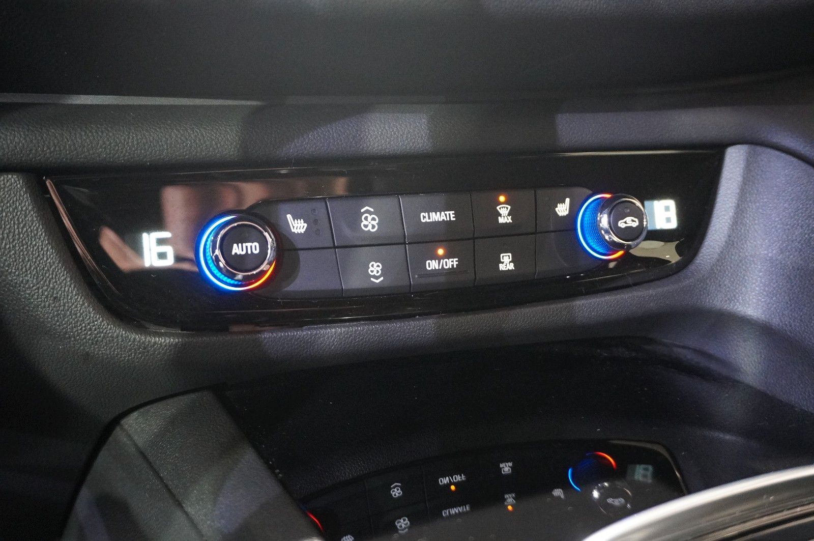 Fahrzeugabbildung Opel Insignia B ST 2.0D ELEGANCE NAVI/LED/KAMERA/HUD