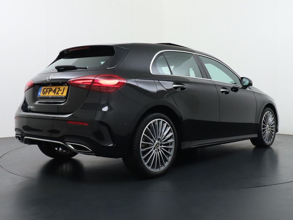 Mercedes-Benz A 250 e Star Edition AMG Line Plus panorama dach