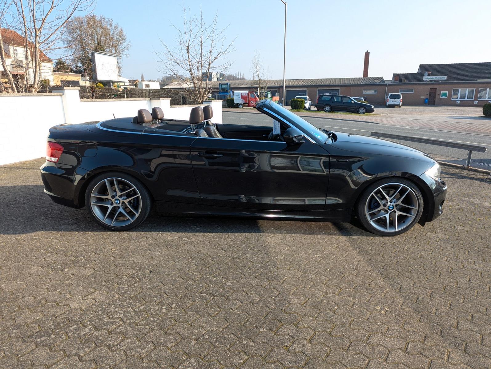 BMW 118d Cabrio Limit. Edition M-Paket Neues Verdeck