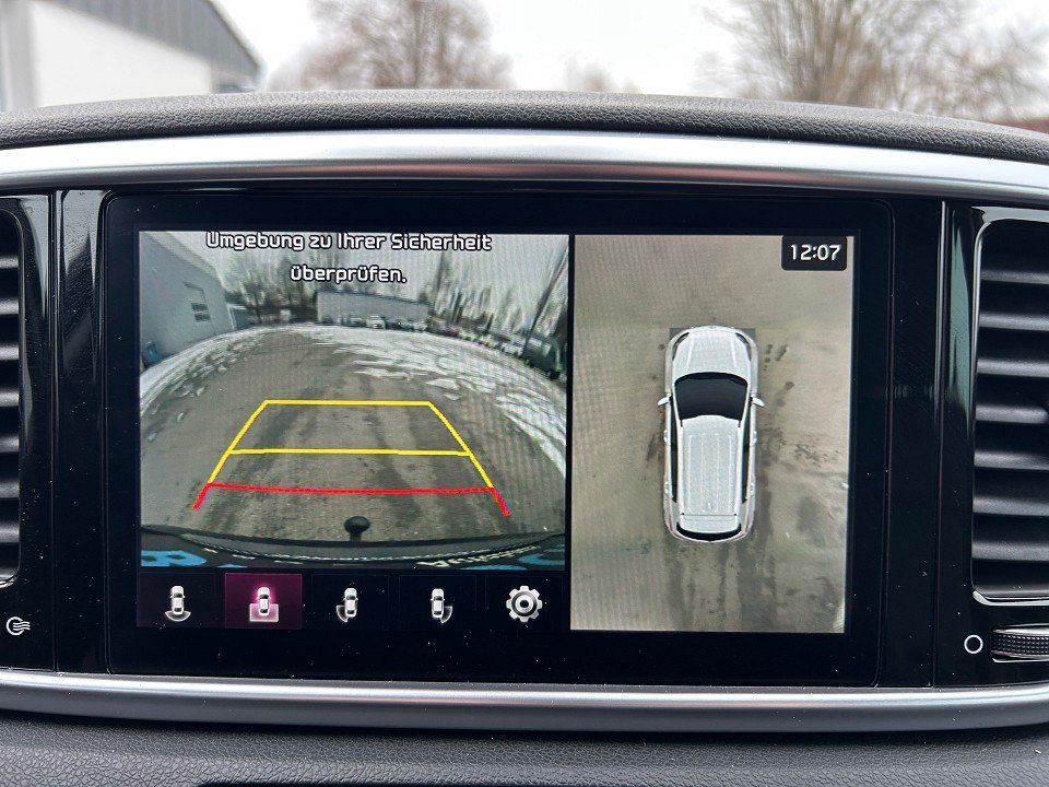 Fahrzeugabbildung Kia SPORTAGE 2.0 CRDi AUT 4WD PLATINUM AHK 1.HD PANO