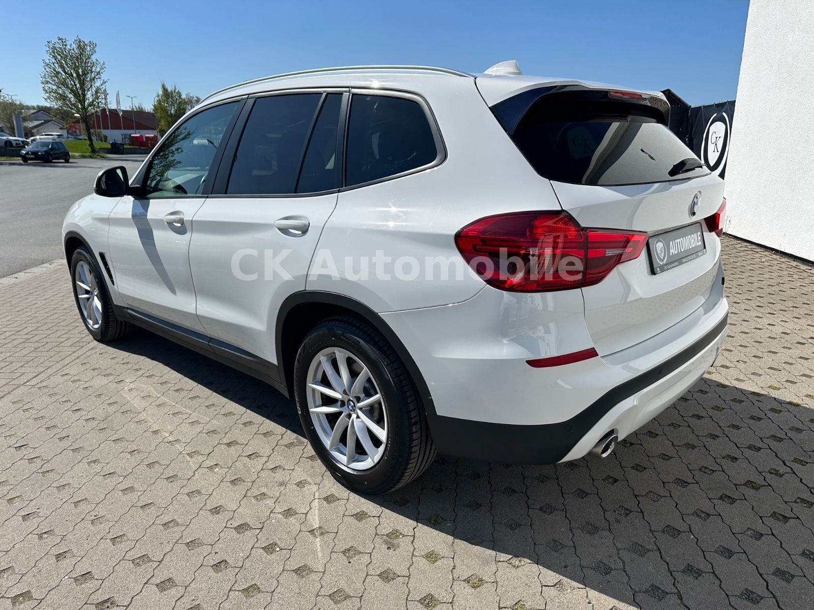Fahrzeugabbildung BMW X3 xDrive20d Advantage/Navi/Head-Up/Pano/AHK